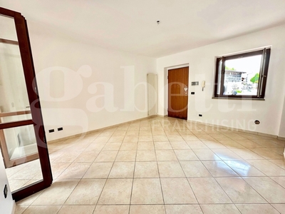 Bilocale in Adamello, Collegno, 1 bagno, giardino privato, 60 m²