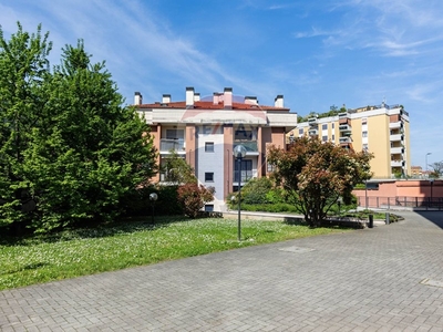 Bilocale in Vendita a Milano, zona Barona, 412'000€, 72 m²