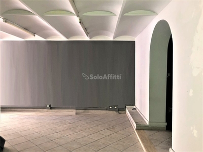 Capannone in Affitto a Catanzaro, zona Lido Corso, 650€, 80 m²