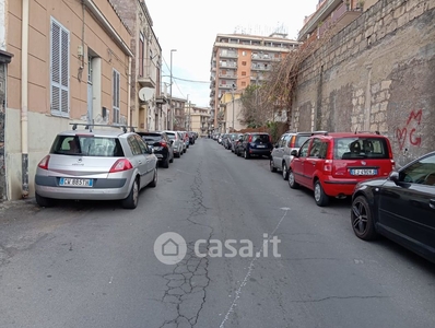 Capannone in Vendita in Via Curia a Catania