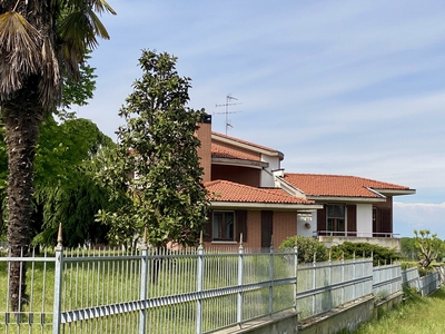 Casa indipendente di 926 mq in vendita - Pecetto di Valenza