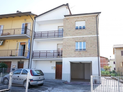 Casa indipendente in vendita a Gubbio Prima Periferia