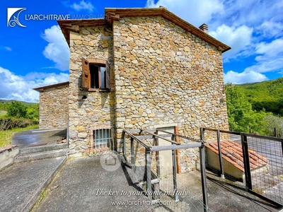 Casa indipendente in Vendita in a Castelnuovo di Val di Cecina