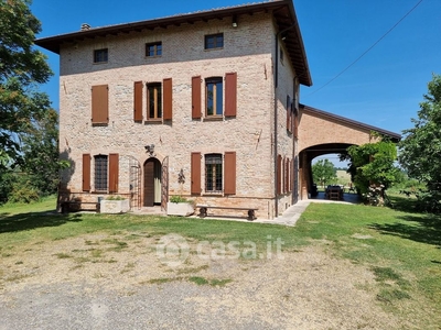Casa indipendente in Vendita in Viale Castello Tabiano 2 a Salsomaggiore Terme