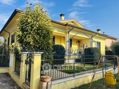Casa indipendente in Vendita in Via Giuseppe Toniolo a Rimini