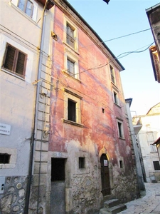 Casa singola in Corso Vittorio Emanuele Iii a Scurcola Marsicana