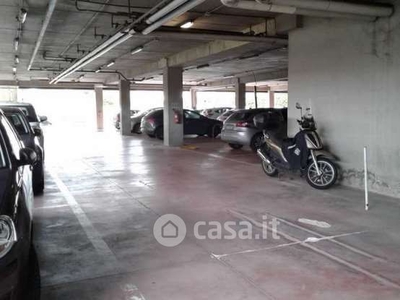 Garage/Posto auto in Vendita in Via Danubio a Sesto Fiorentino