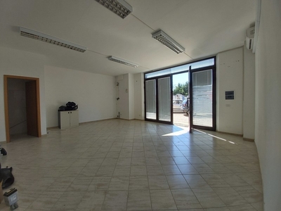 Immobile commerciale in Affitto a La Spezia, zona Centro cittÃ, 3'000€, 654 m²