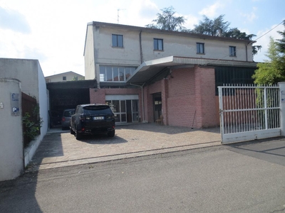 Immobile Commerciale in vendita a Cesano Maderno - Zona: Binzago