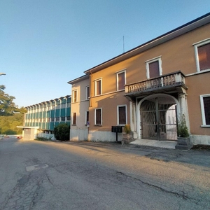 Laboratorio in vendita a Solbiate Arno - Zona: Monte