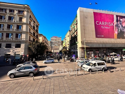 Negozio/Locale commerciale in Vendita in Piazza Giuseppe Garibaldi a Napoli