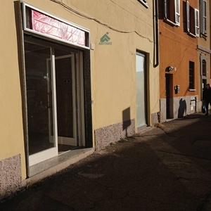 Negozio / Locale in vendita a Bollate