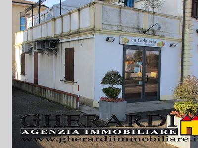 Negozio / Locale in vendita a Ferrara