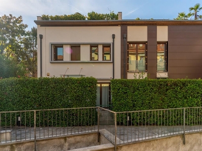 Porzione di casa in vendita a Monza