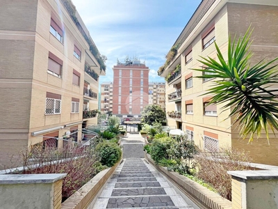 Quadrilocale in vendita a Roma, Conca D'Oro