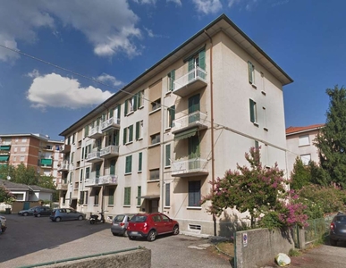 Quadrilocale in Via Monsignor Macchi 20, Gallarate, 1 bagno, 54 m²