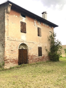 Rustico casale da ristrutturare a San Giovanni in Persiceto