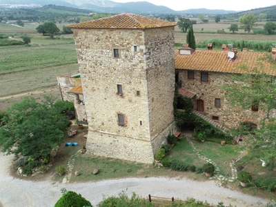 Rustico casale in ottime condizioni in zona Vetulonia a Castiglione della Pescaia