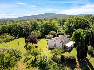 Rustico casale ristrutturato a Monteriggioni