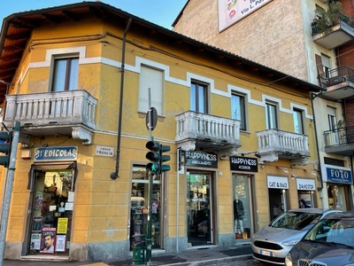 spazio commerciale in vendita a Collegno