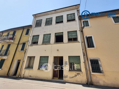 Stabile / Palazzo in Vendita in Via Giordano Bruno 6 a Rovigo