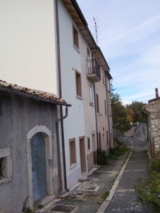 Terratetto in Via Delle Aie in zona Roccacinquemiglia a Castel di Sangro