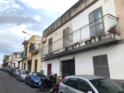 Trilocale in zona San Giorgio , Librino a Catania