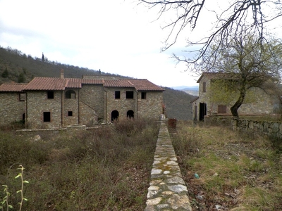 Vendita Rustico/Casale/Corte in CASTELLINA IN CHIANTI