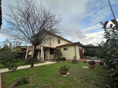Vendita Villa bifamiliare in GAVORRANO