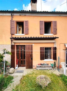 Villa a schiera in Via Comacchio in zona Cocomaro di Cona a Ferrara