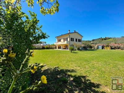 Villa con giardino a Cerreto Guidi