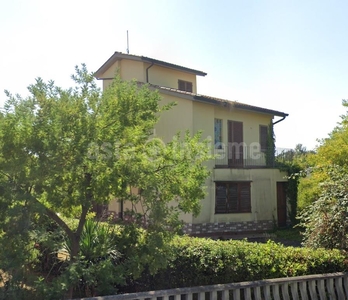 Villa con giardino a San Giuliano Terme