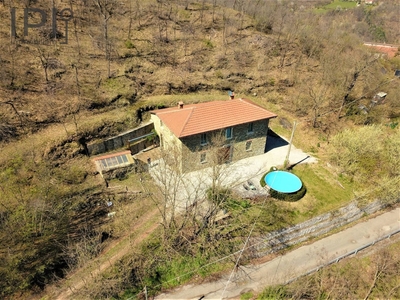 Villa in Dego Niosa, Dego, 7 locali, 2 bagni, giardino privato, 170 m²