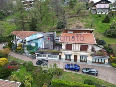 Villa in Vendita in SP100 86 a Biella