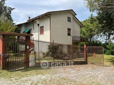 Villa in Vendita in Strada Chiarella 15 a Perugia