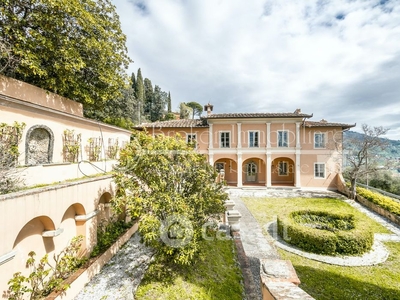 Villa in Vendita in Via del monte est a Pescia