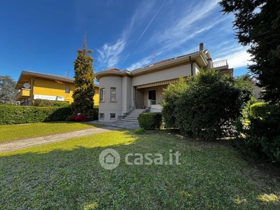 Villa in Vendita in Viale Luigi Borri 151 a Varese