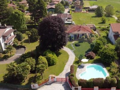 Villa in Via dei gelsi, Taino, 4 locali, 3 bagni, giardino privato