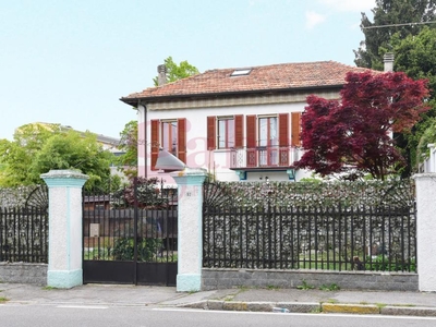 villa indipendente in vendita a Cabiate