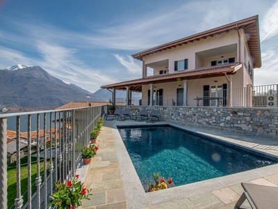 Casa a Calozzo con piscina, sauna e terrazza