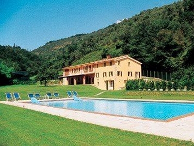 Villa ristrutturata a Camaiore