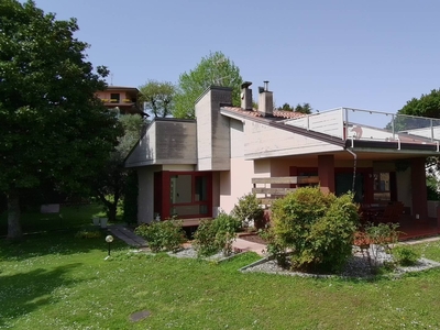 Villa vista lago, Manerba del Garda pieve