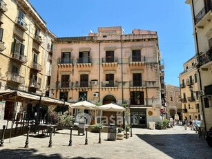 Appartamento in Vendita in Piazza Giovanni Meli 2 a Palermo