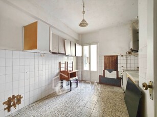 Appartamento in Vendita in Via Alfredo Zambrini a Firenze