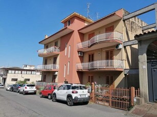 Appartamento in Vendita in Via Dante Alighieri a Aci Sant'Antonio