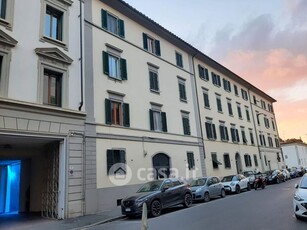 Appartamento in Vendita in Via dei della Robbia a Firenze