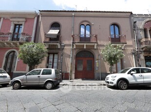 Appartamento in Vendita in Via Giuseppe Garibaldi a Zafferana Etnea