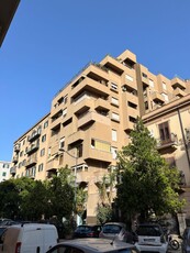 Appartamento in Vendita in Via Ludovico Ariosto 28 v a Palermo