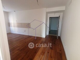 Appartamento in Vendita in Via Luigi Settembrini a Firenze