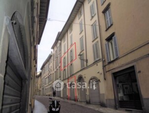 Appartamento in Vendita in Via Pignolo 101 a Bergamo